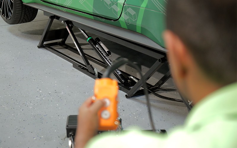 QuickJack lift is easy to operate